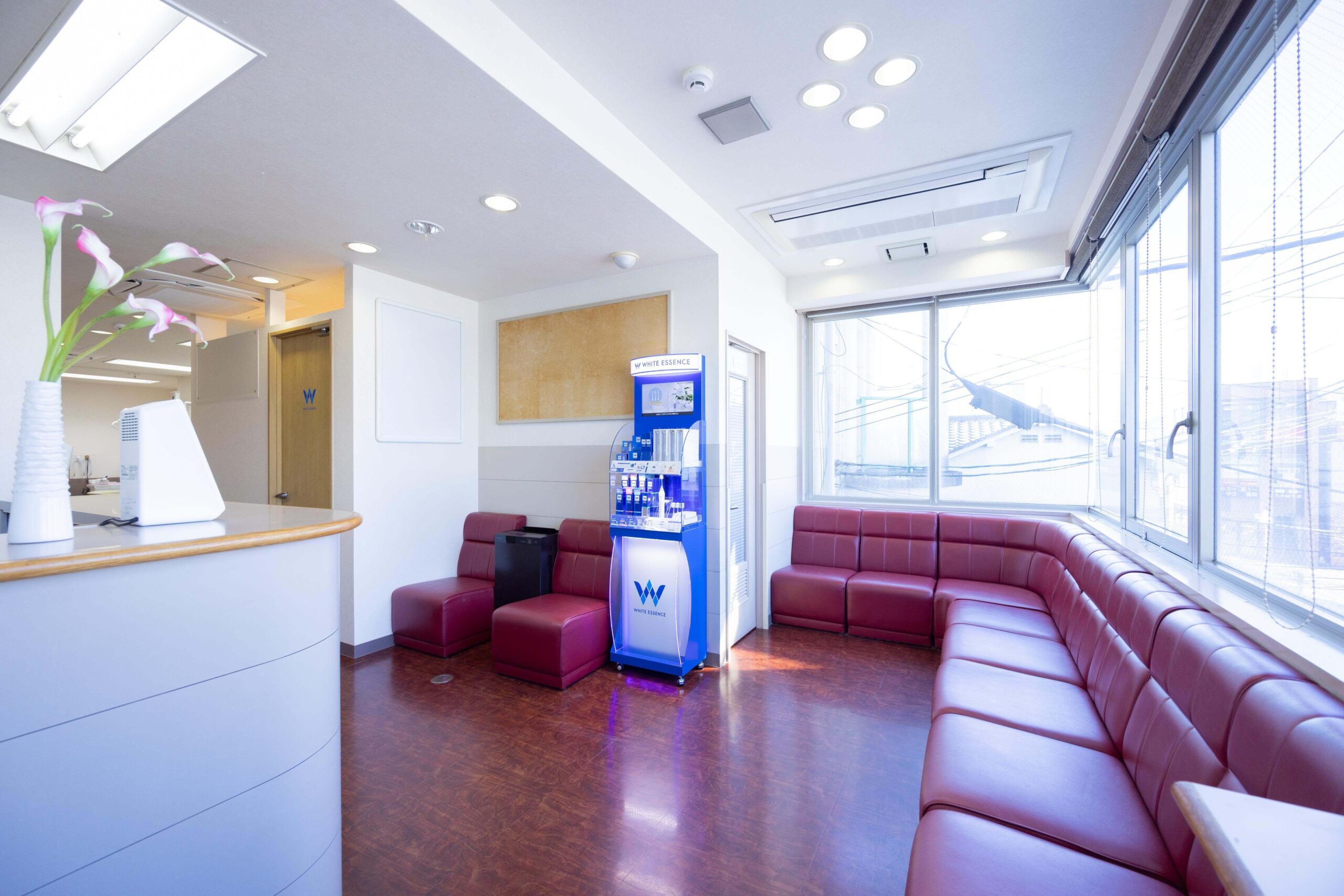 ホワイトエッセンス 亀岡駅前の写真 4