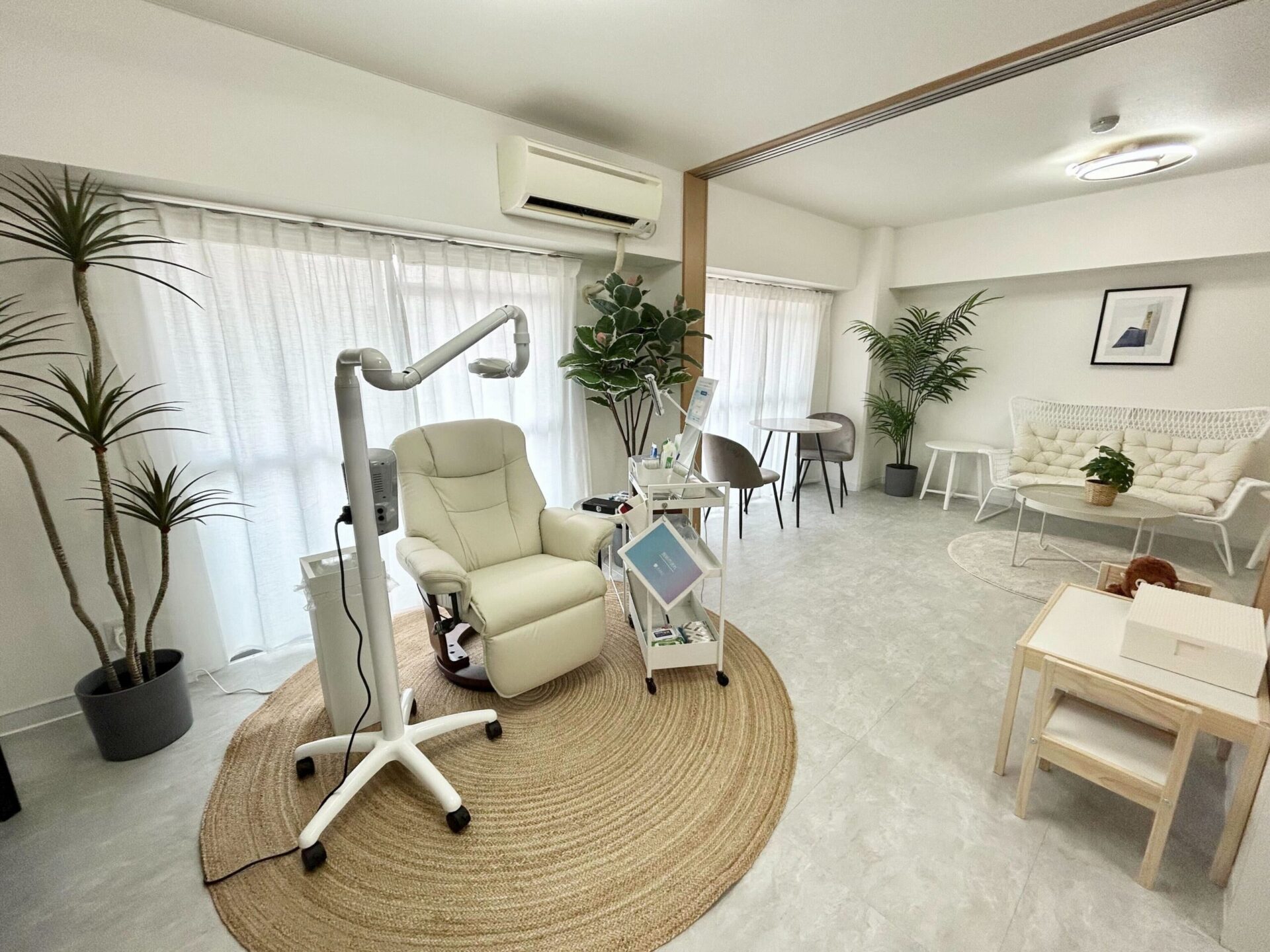 メディカルホワイトニングHAKU 伏見駅前店の写真 1