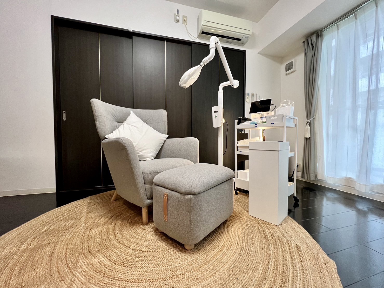 メディカルホワイトニングHAKU 豊水すすきの店の写真 1