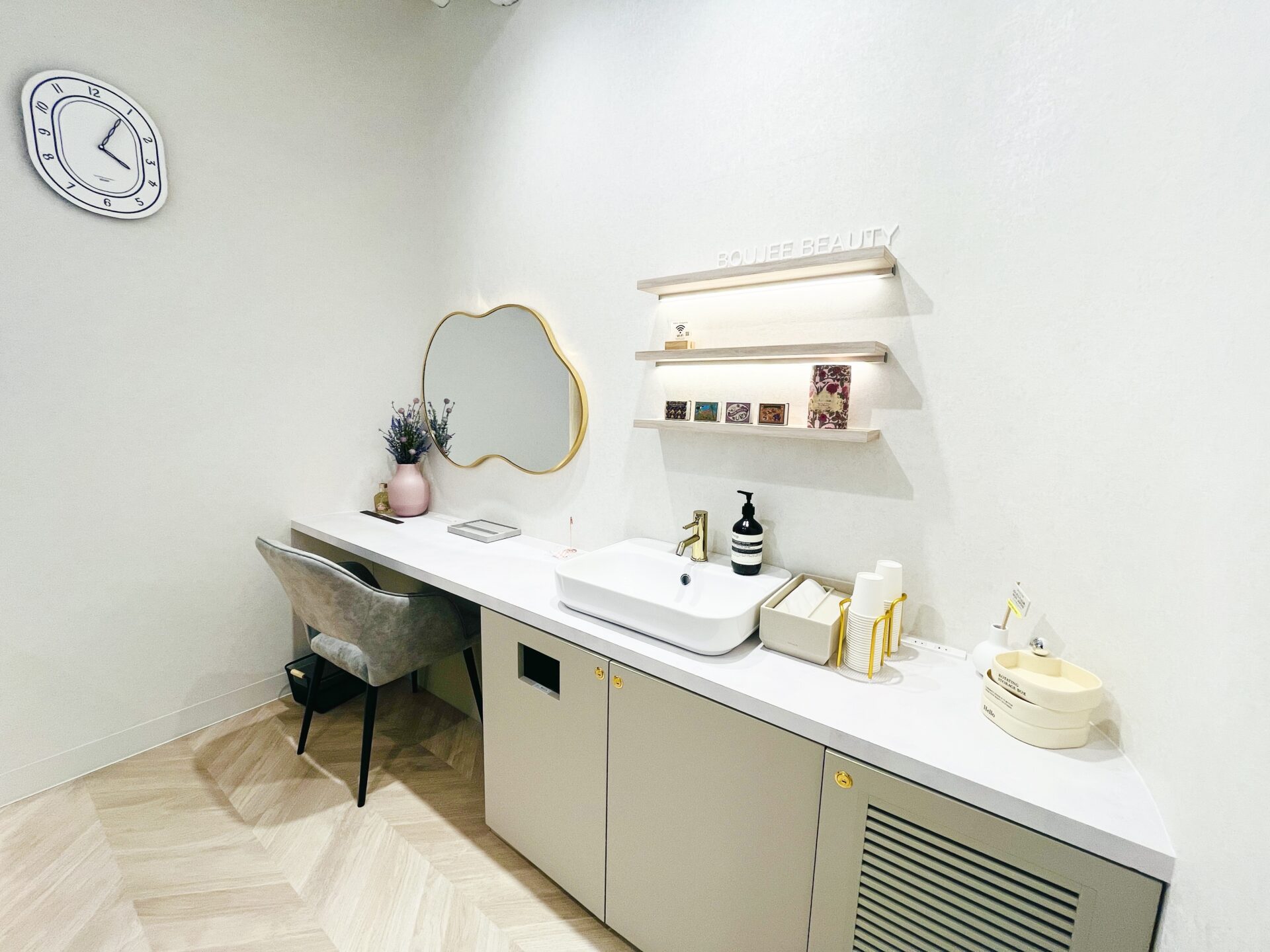 メディカルホワイトニングHAKU 自由が丘店の写真 1