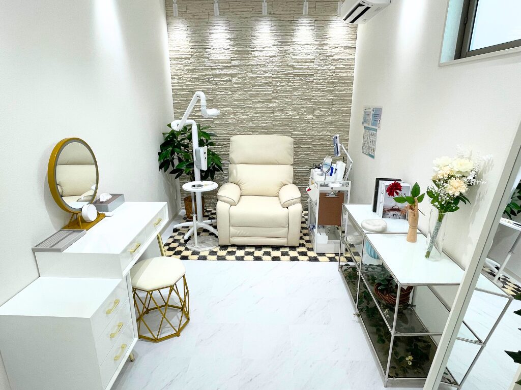 メディカルホワイトニングHAKU 鴨川店の写真 1