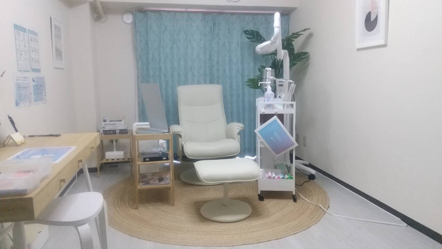 メディカルホワイトニングHAKU 要町駅前店(旧：西池袋店)の写真 1