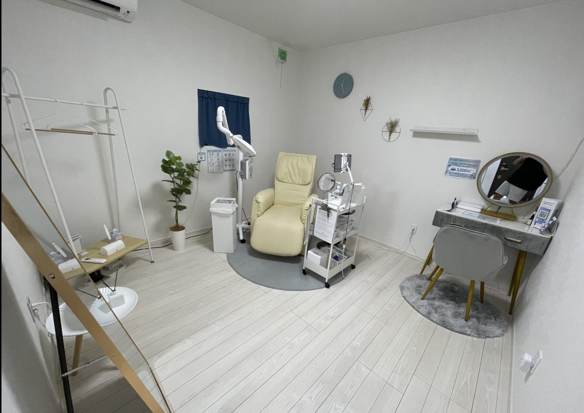 メディカルホワイトニングHAKU 南行徳店の写真 1