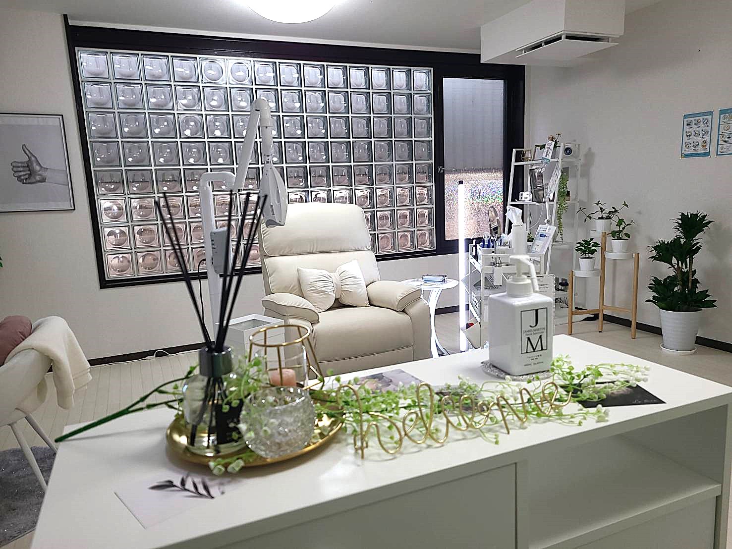 メディカルホワイトニングHAKU 南森町店の写真 2