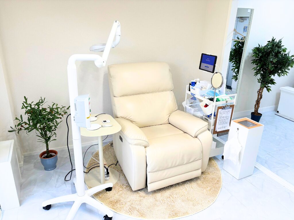 メディカルホワイトニングHAKU 西条店の写真 1