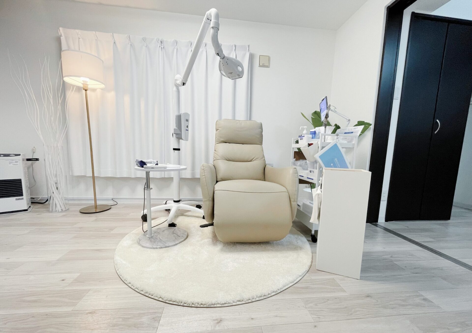 メディカルホワイトニングHAKU 札幌南郷通店の写真 1