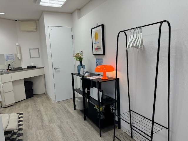 メディカルホワイトニングHAKU 鶴ヶ峰店の写真 1