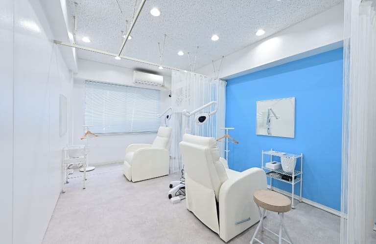 ホワイトニングカフェ 秋葉原店の写真 1