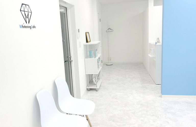 ホワイトニングカフェ 綾瀬店の写真 3
