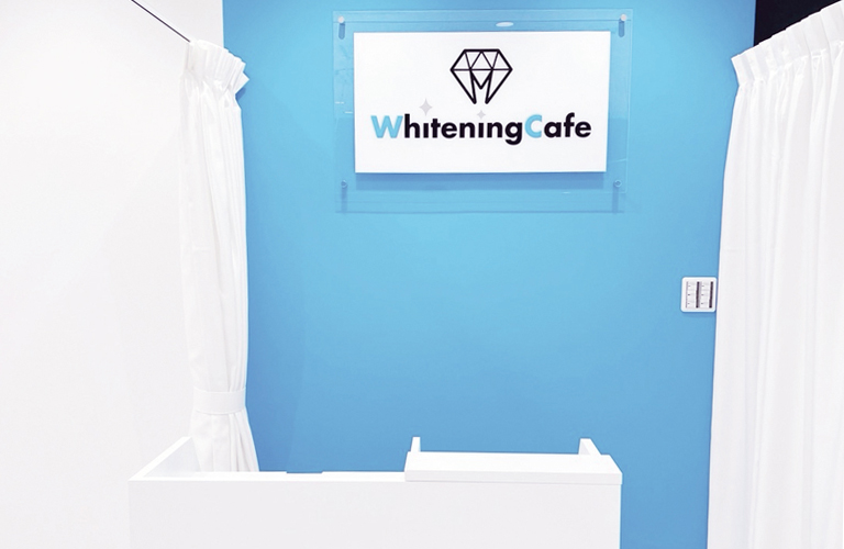 ホワイトニングカフェ 大阪ベイタワー弁天町店の写真 1