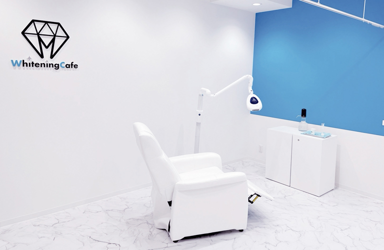 ホワイトニングカフェ 大阪ベイタワー弁天町店の写真 2