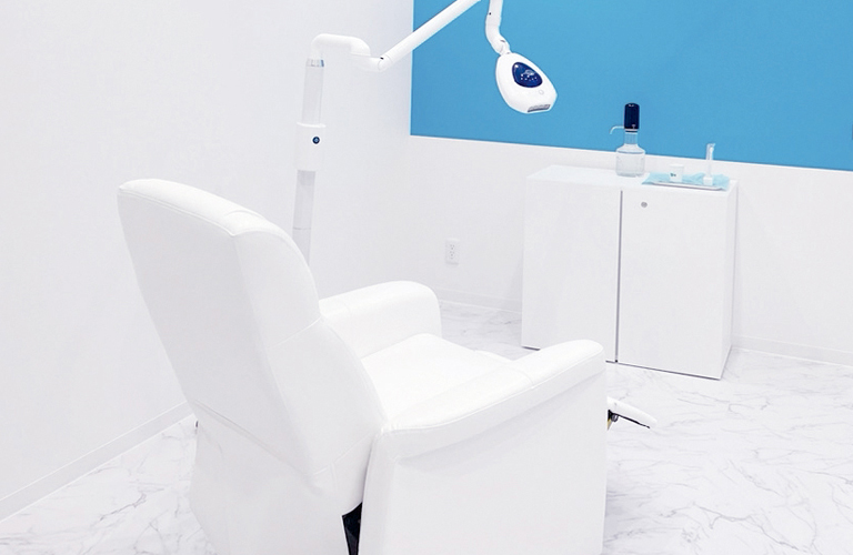 ホワイトニングカフェ 大阪ベイタワー弁天町店の写真 3