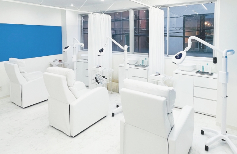 ホワイトニングカフェ 学芸大学店の写真 2