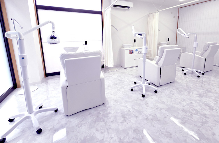 ホワイトニングカフェ 白山店の写真 3