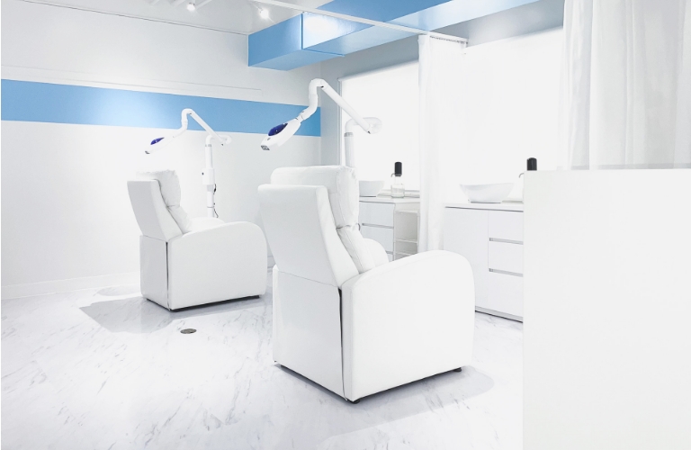 ホワイトニングカフェ 原宿店の写真 3