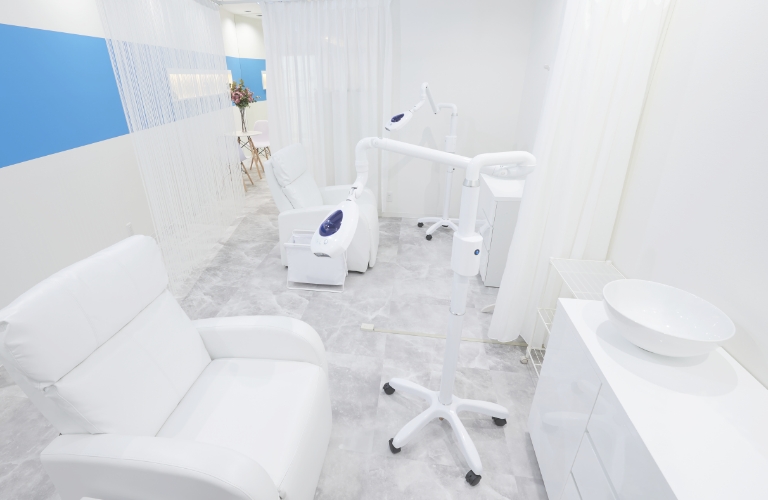 ホワイトニングカフェ 市川店の写真 1