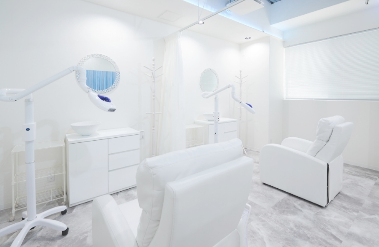 ホワイトニングカフェ 市川店の写真 3