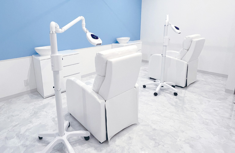 ホワイトニングカフェ 鹿児島中央駅前店の写真 2