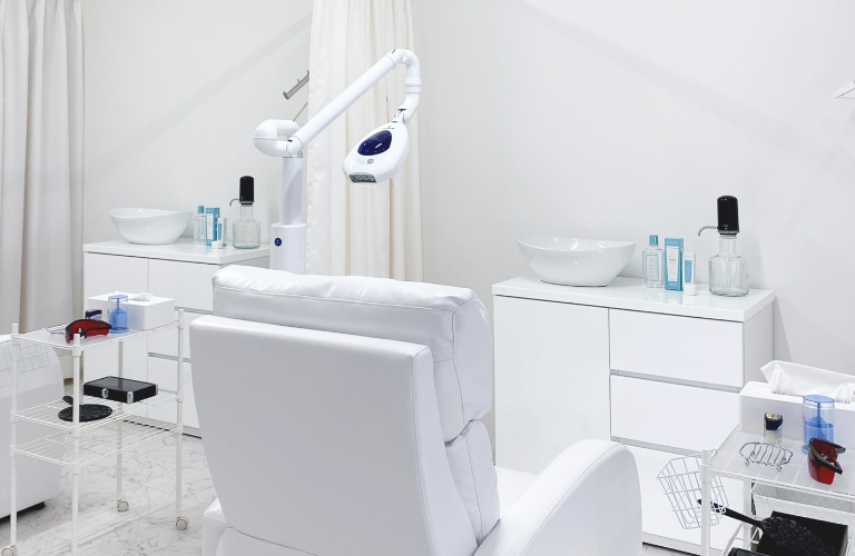 ホワイトニングカフェ 金沢店の写真 2