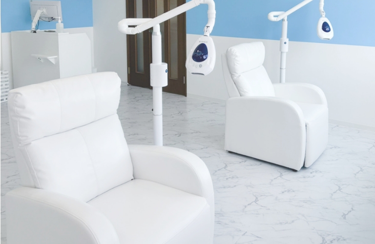 ホワイトニングカフェ 奈良新大宮店の写真 3