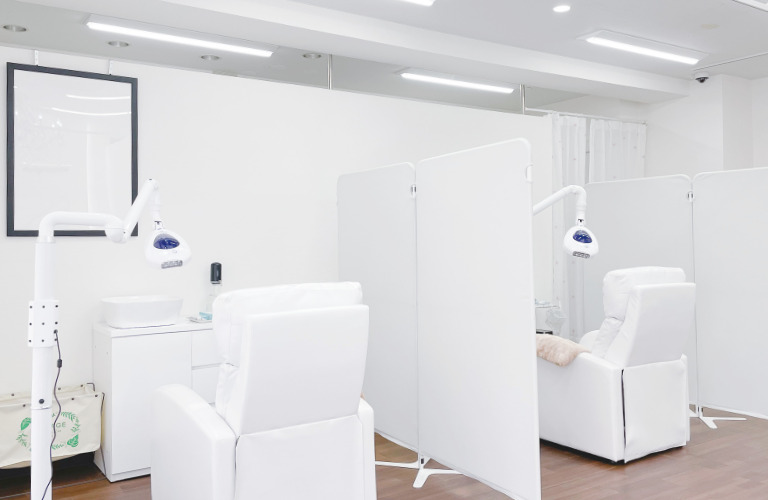 ホワイトニングカフェ 立川店の写真 1