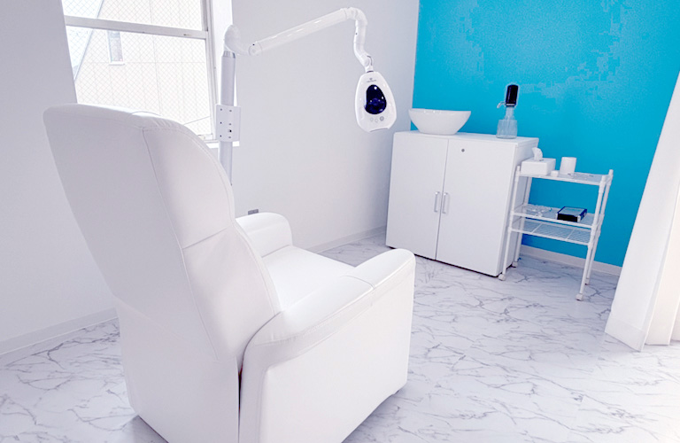 ホワイトニングカフェ 豊中店の写真 3